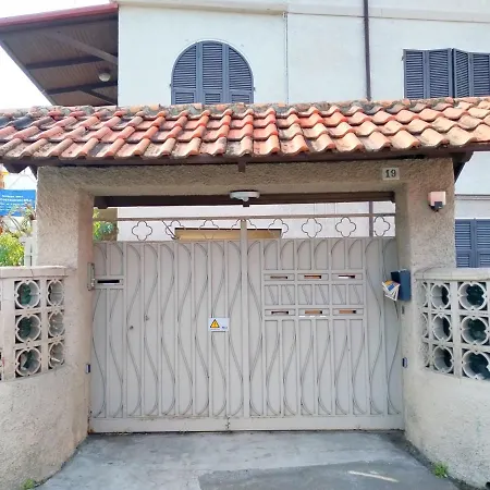 La Casina Di Derna La Spezia